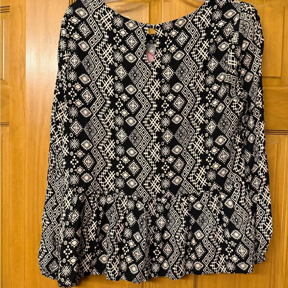 Savanna Jane Black Top with Multicolor Embroidery - Picture 2 of 3